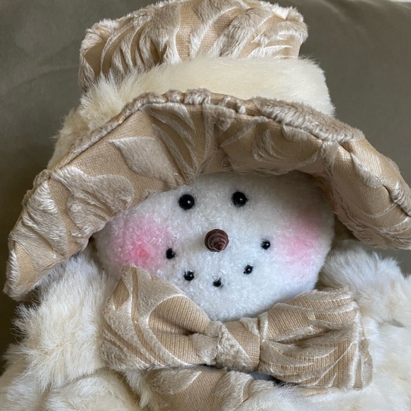 PERFECT CONDITION the elegant Snow couple, dressed for the holidays! ☃️ - Picture 9 of 10